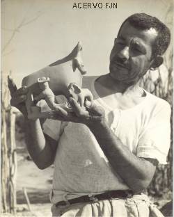 Mestre Vitalino, em foto do acervo da Funda��o Joaquim Nabuco