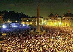 20030801caetano_piazzadelpopolo.jpg (15644 bytes)