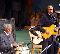 20030920gilbertogil_kofiannan.jpg (9346 bytes)