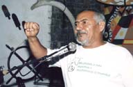 Ant�nio Francisco interpreta sua poesia no bar Chap Chap, em Mossor�  Fred Veras/Divulga��o